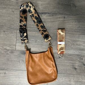 Ah-dorned Mini Messenger